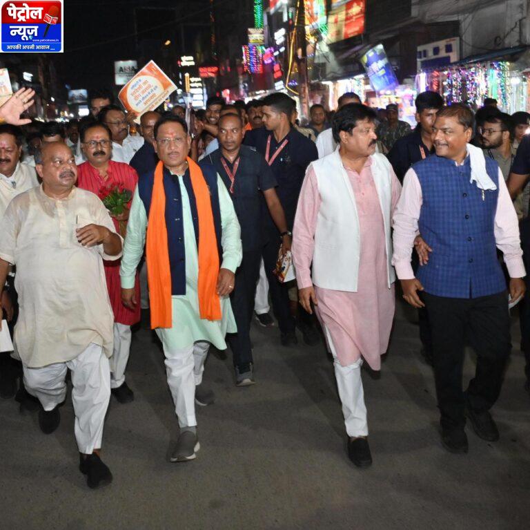 CG: जीएसटी बचत उत्सव का जायजा लेने बाजार पहुंचे मुख्यमंत्री