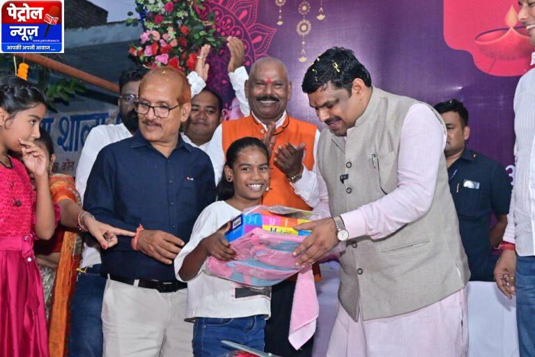 CG: शिक्षा मंत्री गजेन्द्र यादव ने बच्चों संग “विष्णु के दिया”  कार्यक्रम में मनाई दीपावली