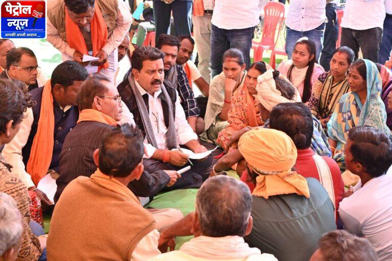 CG: उपमुख्यमंत्री ने जनचौपाल में ग्रामीणों के संग बैठ की ग्राम के विकास पर चर्चा