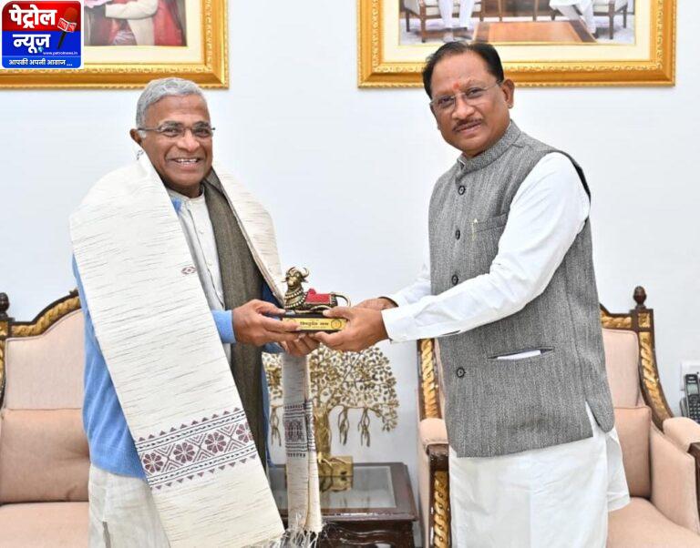 CG : मुख्यमंत्री विष्णुदेव साय से राज्यसभा के उप सभापति हरिवंश ने की सौजन्य मुलाकात