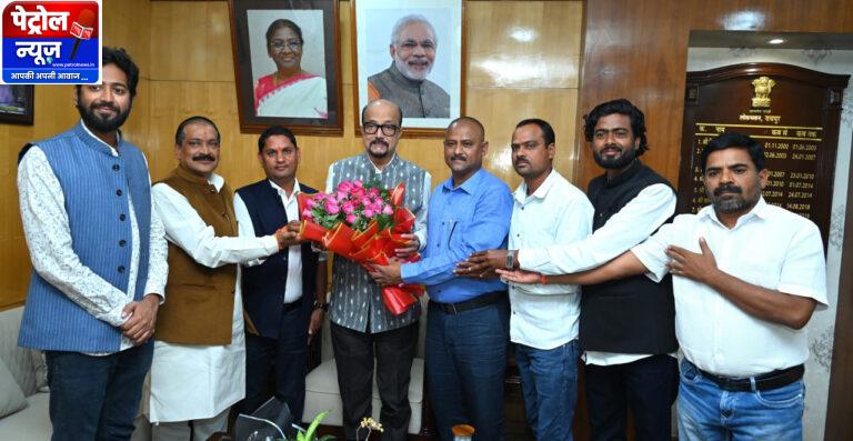 CG: राज्यपाल से अखिल भारतीय कुर्मी क्षत्रिय महासभा के प्रदेश अध्यक्ष ने भेंट की