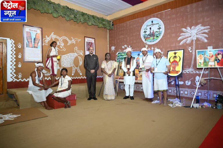 CG: जनजातीय परंपराओं और संस्कृति पर आधारित भव्य प्रदर्शनी का राष्ट्रपति ने किया अवलोकन