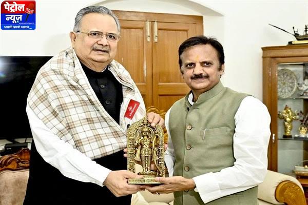 MP:छत्तीसगढ़ के विधानसभा अध्यक्ष डॉ. रमन सिंह से उप मुख्यमंत्री राजेन्द्र शुक्ल ने की सौजन्य भेंट