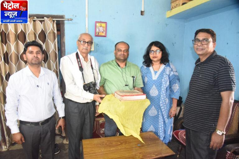 CG: पाँच पीढ़ियों से सहेजी गई सांस्कृतिक विरासत आई सामने, झिरमिट्टी में मिली 250 वर्ष पुरानी पांडुलिपि