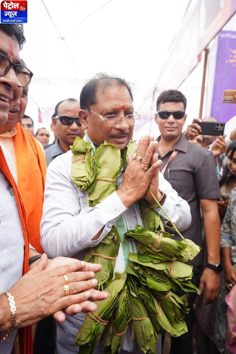 करही बाजार में सुशासन तिहार: मुख्यमंत्री ने तेन्दूपत्ता संग्राहकों व होनहार विद्यार्थियों को दी लाखों की सौगात…