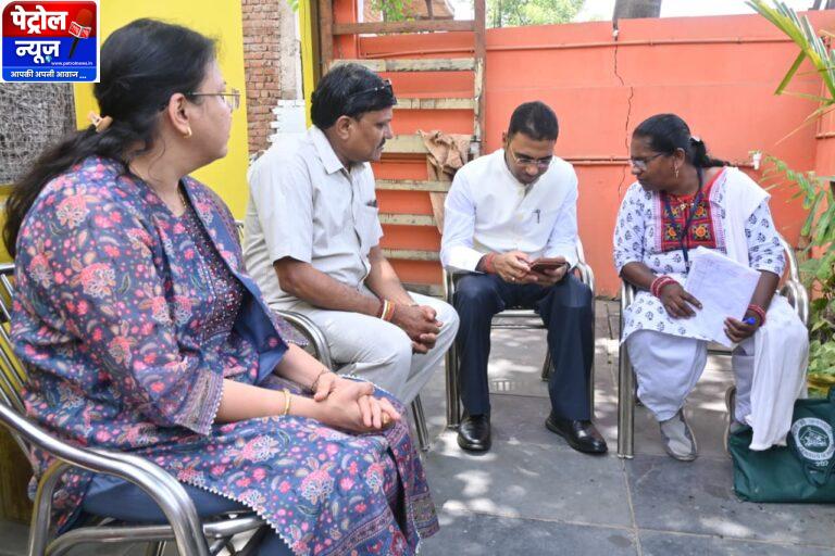 CG : बलौदा बाजार कलेक्टर ने प्रगणक बन किया डिजिटल जनगणना