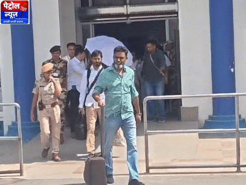 आसाराम ने जोधपुर जेल में किया सरेंडर | समर्थक हवाई अड्डे पर एकत्र हुए