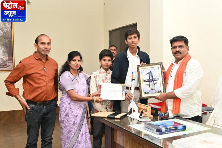 सीमित संसाधन, बड़ा सपना: कबीरधाम के अभिषेक ने ISRO युविका में बनाई जगह, डिप्टी सीएम ने किया सम्मानित