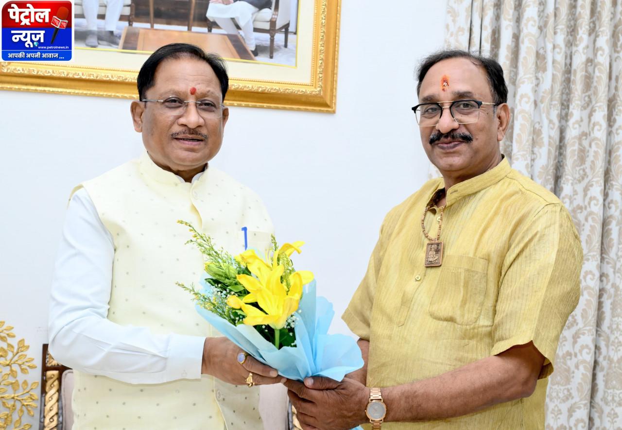 मुख्यमंत्री से छत्तीसगढ़ योग आयोग के नवनियुक्त अध्यक्ष श्री संजय अग्रवाल ने की सौजन्य मुलाकात