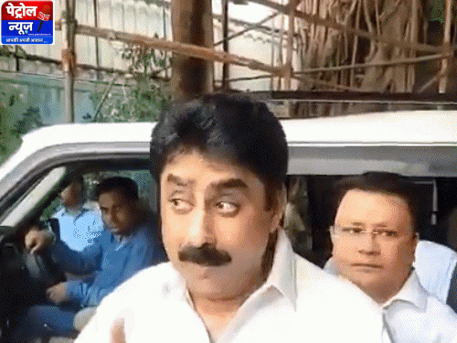सांसद संजय पाटिल ने पत्रकारों को दी धमकी
