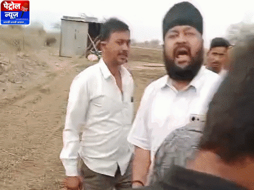 उज्जैन कांग्रेस नेता प्रताप सिंह गुर ने किसानों को पिस्तौल मारी