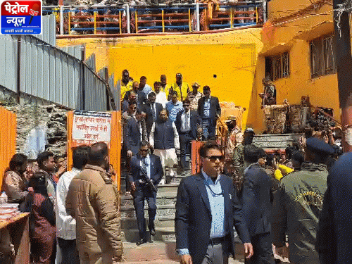 मुकेश अंबानी ने बद्रीनाथ-केदारनाथ के दर्शन किए, दोनों मंदिरों में पूजा-अर्चना की:रिलायंस प्रमुख ने ₹5 करोड़ का दान दिया, मंदिर समिति का कहना है कि धनराशि तीर्थयात्रियों की सुविधाओं में सहायता करेगी