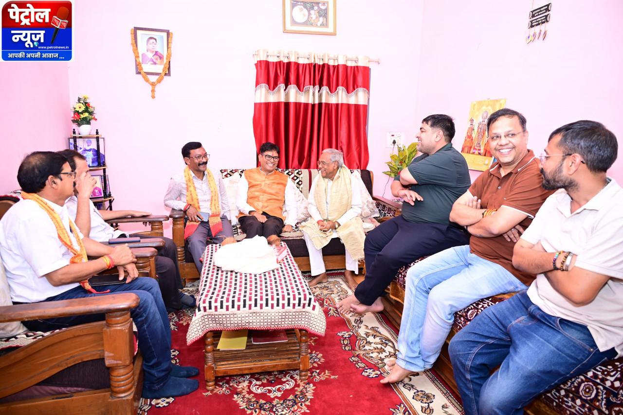 सेवा, सुशासन और जनकल्याण के 12 वर्ष पूर्ण होने पर विशेष जनसंपर्क अभियान के तहत वित्त मंत्री श्री ओ.पी. चौधरी ने प्रबुद्ध नागरिकों से किया संवाद