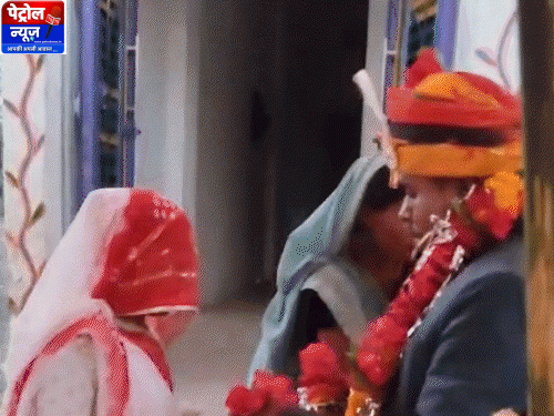 Viral Stories | Cyclist Balloon Jump & Madhya Pradesh Wedding Controversy