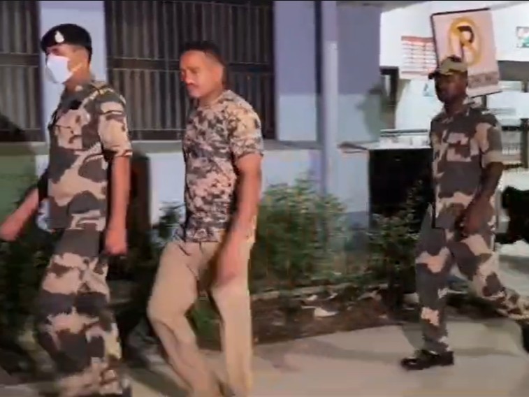 मालदा बीएसएफ फायरिंग: कोर्ट मार्शल के आरोपी द्वारा बटालियन कैंप के अंदर की गई गोलीबारी में दो जवानों की मौत हो गई