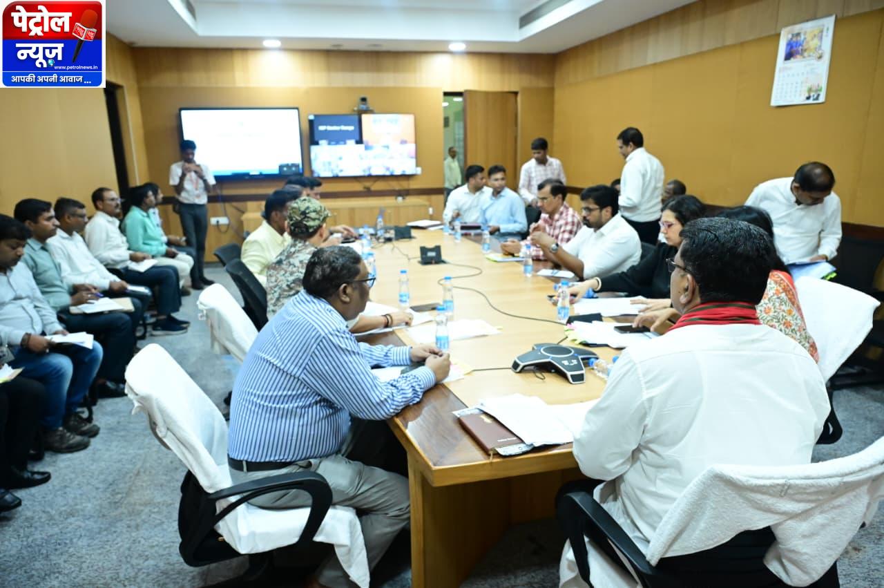उप मुख्यमंत्री श्री विजय शर्मा ने पुनर्वास एवं नक्सल प्रभावित परिवारों के लिए संचालित योजनाओं की समीक्षा की