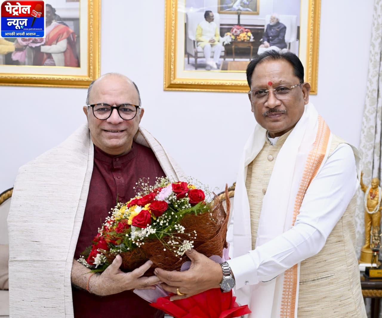 मुख्यमंत्री श्री विष्णुदेव साय से निर्माता-निर्देशक डॉ. चंद्रप्रकाश द्विवेदी ने की सौजन्य मुलाकात