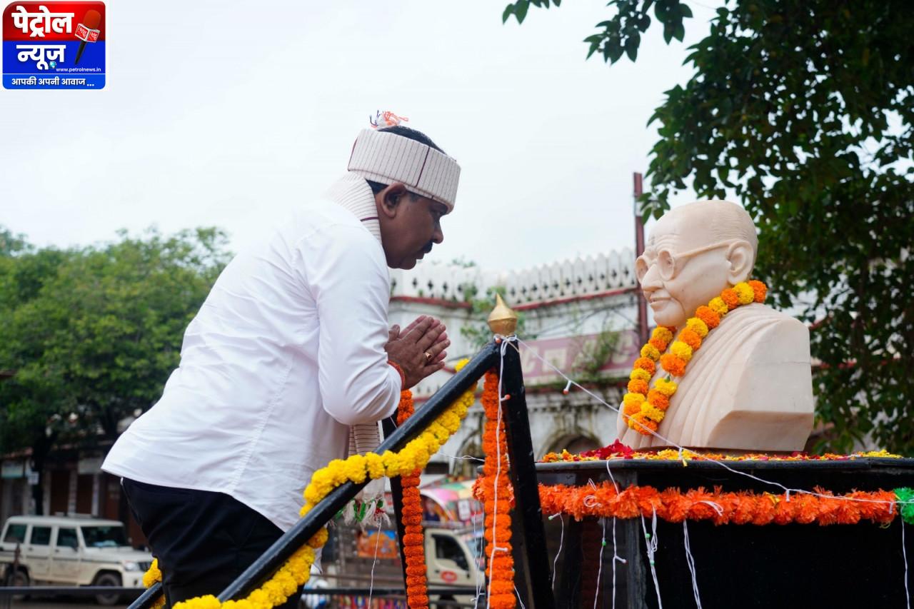 शहीद स्मारक में उप मुख्यमंत्री श्री विजय शर्मा ने दी श्रद्धांजलि