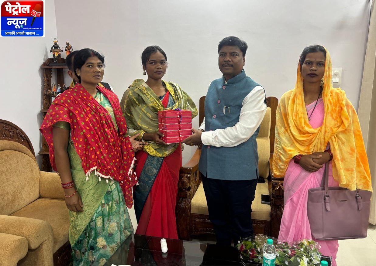 उद्यमिता की नई मिसाल : बस्तर की महिलाओं ने तैयार की बिना शक्कर वाली ऑर्गेनिक काजू-कतली