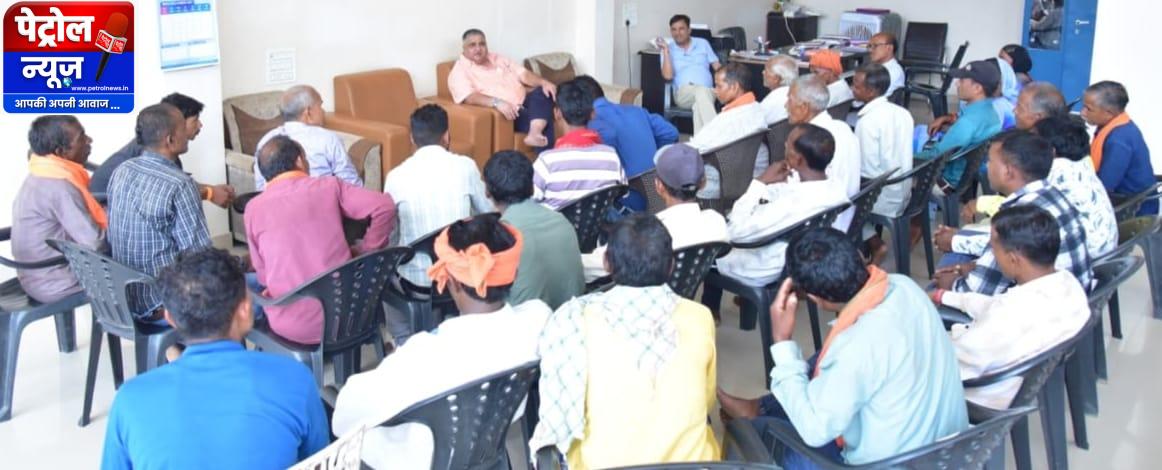 जनदर्शन में पर्यटन एवं संस्कृति मंत्री श्री राजेश अग्रवाल ने सुनीं नागरिकों की समस्याएं, संबंधित अधिकारियों को त्वरित निराकरण के निर्देश