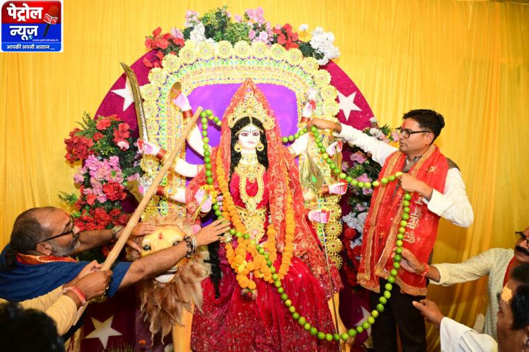 वित्त मंत्री श्री ओ.पी. चौधरी ने रायगढ़ के विभिन्न दुर्गा पूजा पंडालों में की पूजा-अर्चना, प्रदेशवासियों की सुख-समृद्धि की कामना