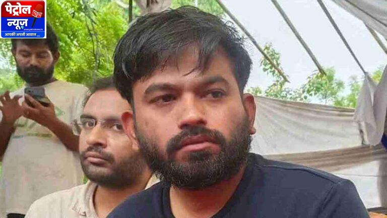 अभिजीत दीपके की अपील- दिवाली तक प्रदर्शन नहीं, परिवार के साथ समय बिताएं