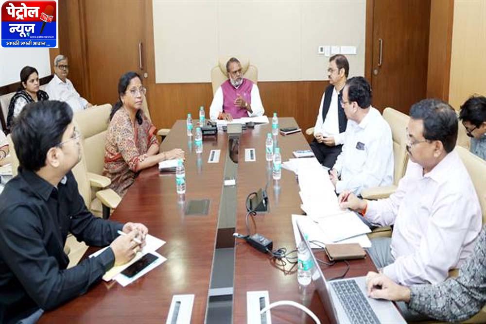 योजनाओं के लक्ष्य समय-सीमा में पूर्ण करें, सभी जरूरतमंदों तक पहुँचाएँ लाभ : मंत्री कुशवाहा